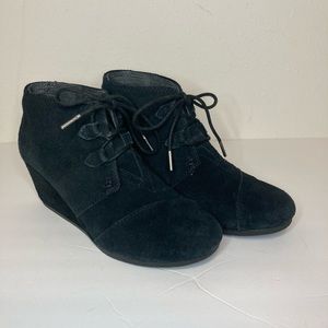 Tom’s Desert Wedge Black Suede Booties